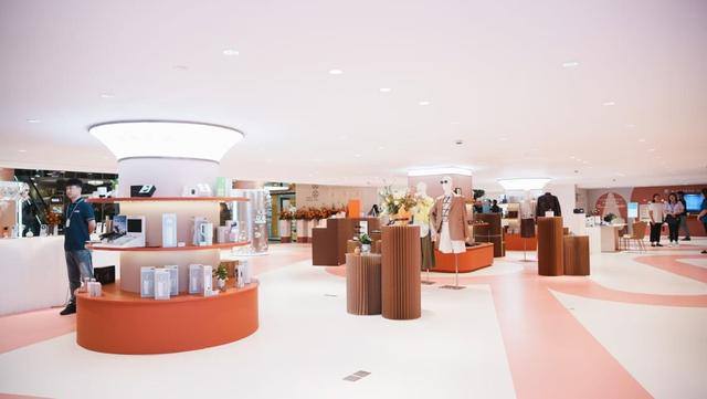 老建筑里的消費新活力 上海“五一”商業(yè)圖景中的百年地標(biāo)與高能級首店